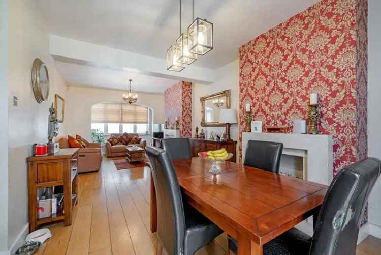 House For Sale in London, England