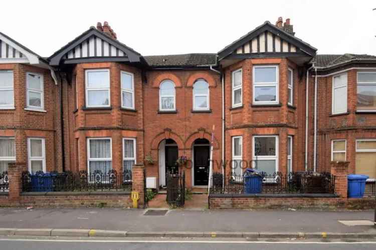 2-Bedroom House Near University of Suffolk