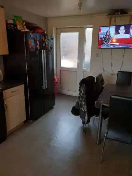 3 Bed House Needs Decorating Too Small For Family