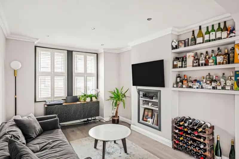Freehold House Near Earlsfield and Tooting Transport