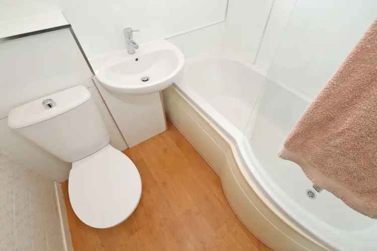Two Bedroom Mid Terraced House Bridge of Don Private Driveway