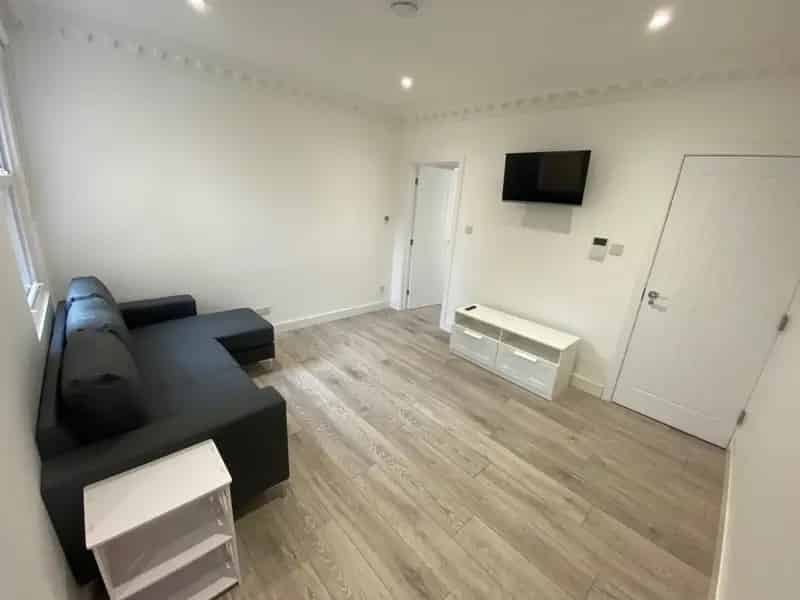 1 Bedroom Flat To Let Near Royal Berkshire Hospital