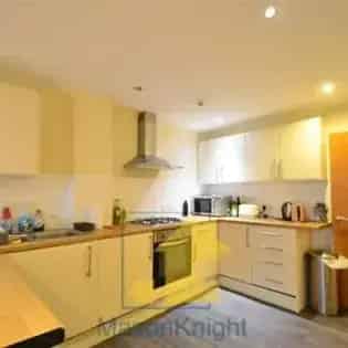 6 Room House Near Birmingham University - Affordable Student Accommodation