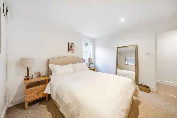 Two Double Bedroom Ground Floor Flat Open Plan No Onward Chain