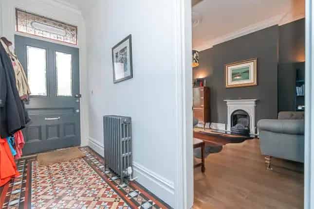 5 Double Bedroom House for Sale in Muswell Hill