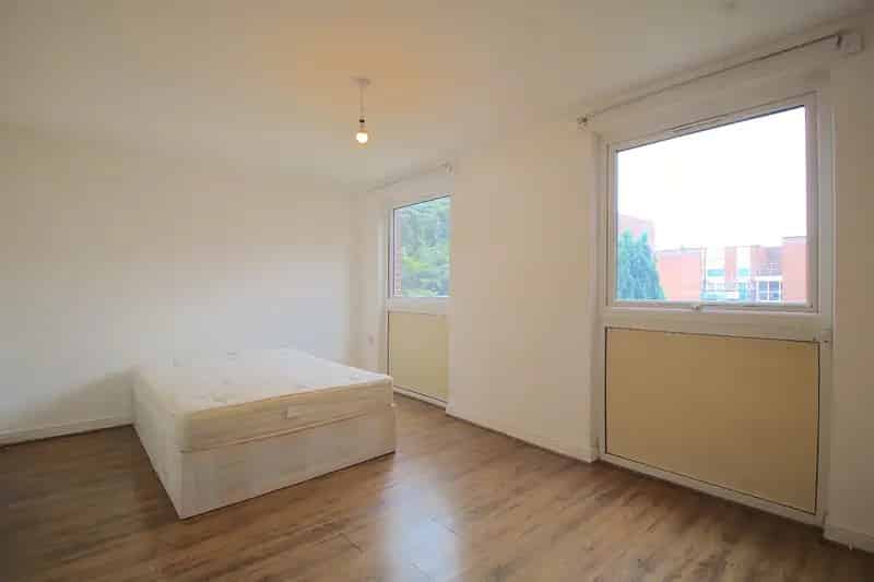 3 Bed Maisonette Near Queen Mary University Mile End
