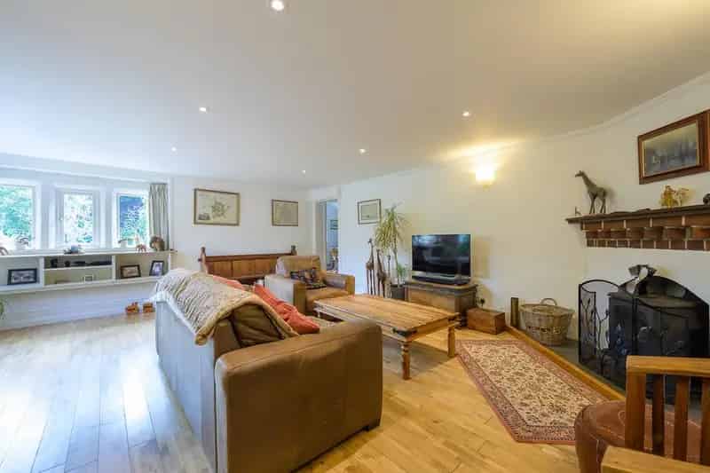 4 Bedroom Detached House for Sale in Whitchurch