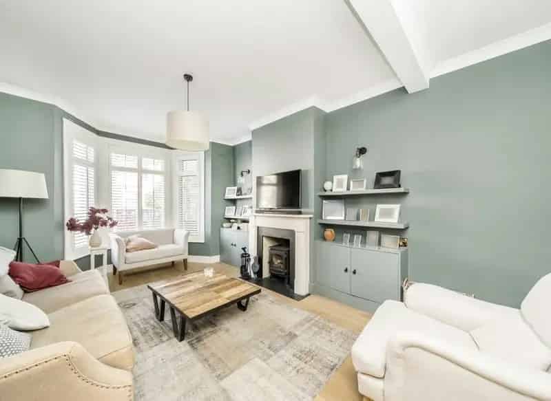 5 Bedroom 2 Bathroom Victorian Home Large Garden