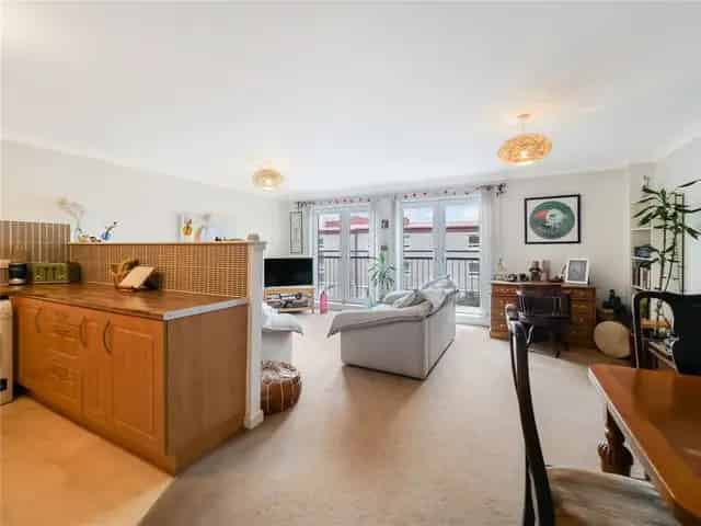 2 Bedroom Flat for Sale Southside Glasgow