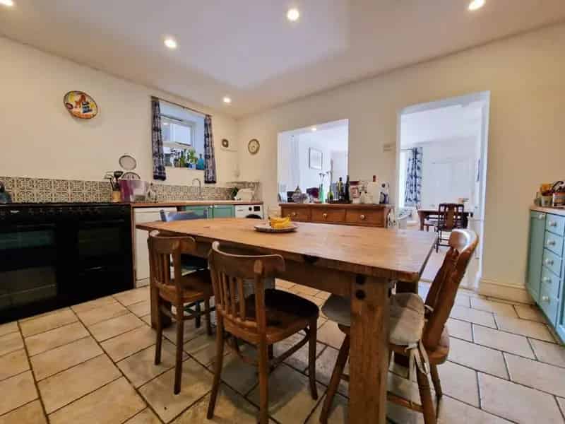 4 5 Bedroom House for Sale Near Stroud Town Centre