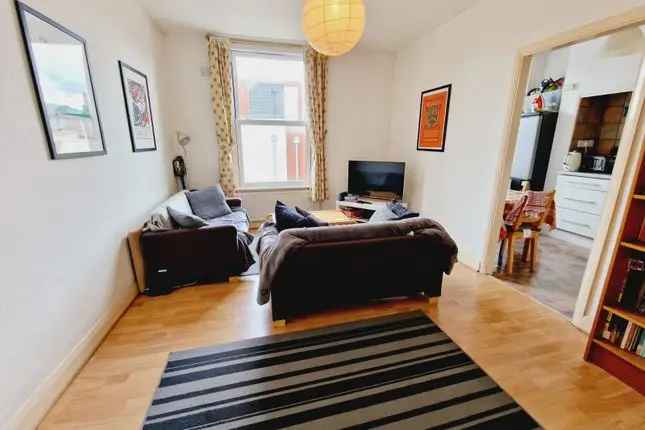 Terraced House for Sale in Tollington Way London N7