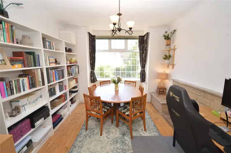 3 Bed Semi Detached House Near M62 M1 Motorways