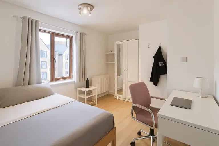 4 Bedroom Flat House to Rent