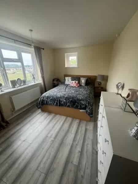 2 Bed Flat Near Merry Hill Shopping Centre