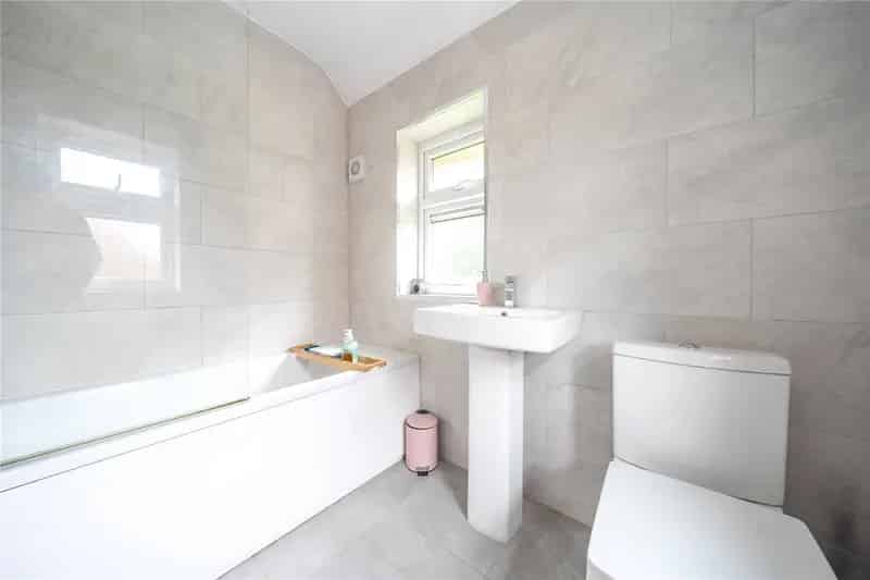 3 Bed Semi Detached House Near Gledhow Valley Woods