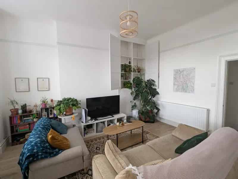 2 bedroom Flat
 To Rent