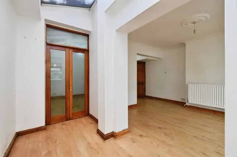 3 Bedroom Terraced House Near Cyfarthfa Park