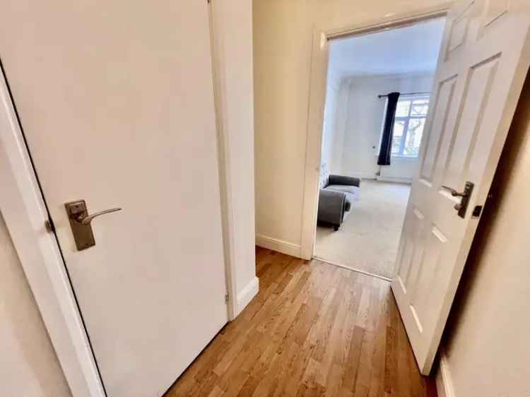 2 Bedroom Apartment Near Bournemouth Town Centre and Seafront