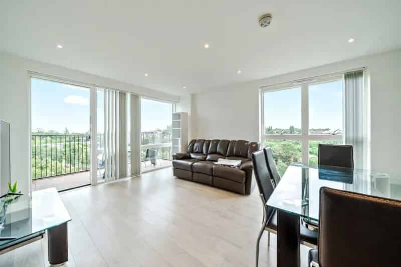 Modern 2-Bed Apartment Near Hanger Lane with Balcony and London Views