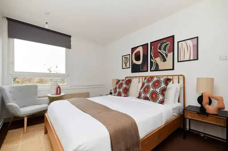 3 Bedroom Flat for Sale near Oval Station London SE5