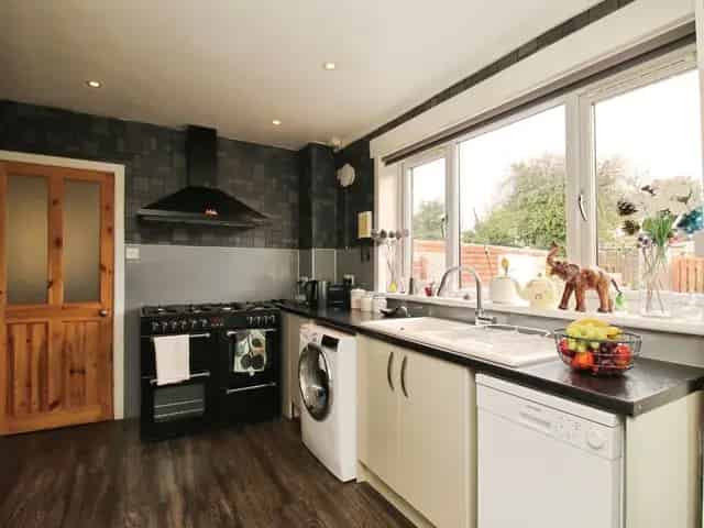 3 Bedroom Semi-Detached House for Sale in Craigour Edinburgh