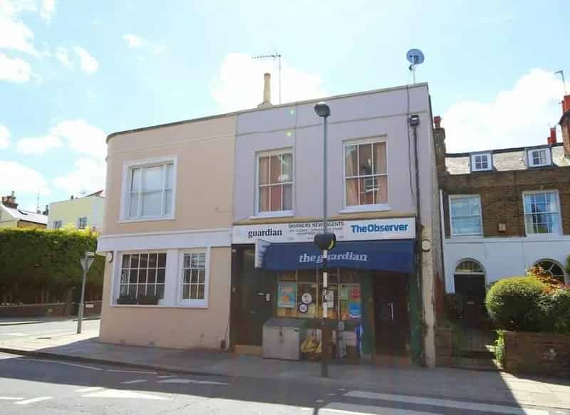 Bright Studio Flat near Richmond Town Centre