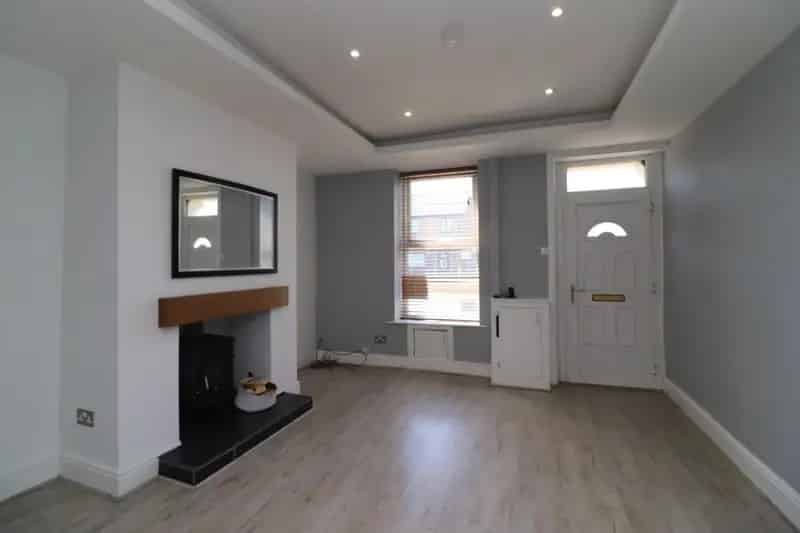 2 bedroom House
 To Let 
Total Size: 754 SQ FT