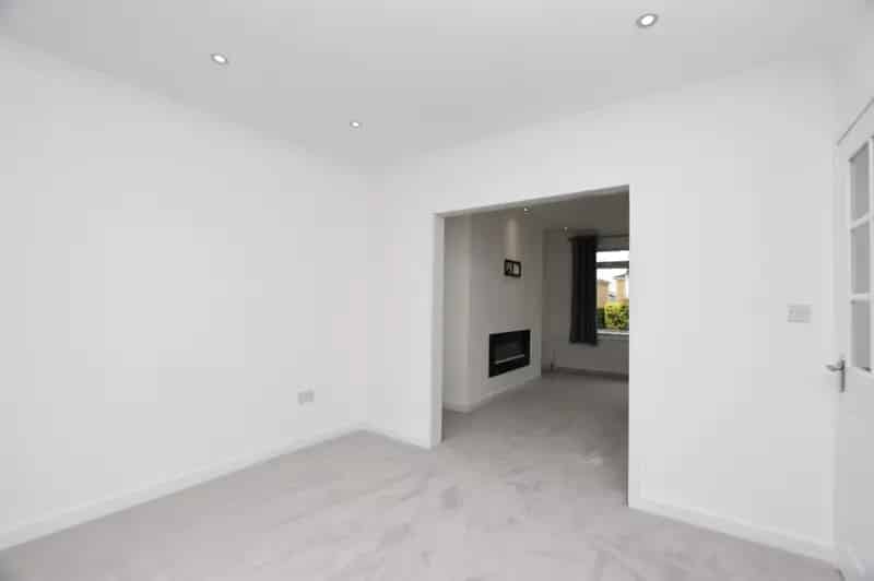 Modern Semi-Detached House in Giffnock