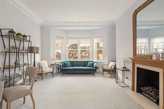 Flat for sale in Draycott Avenue, London SW3