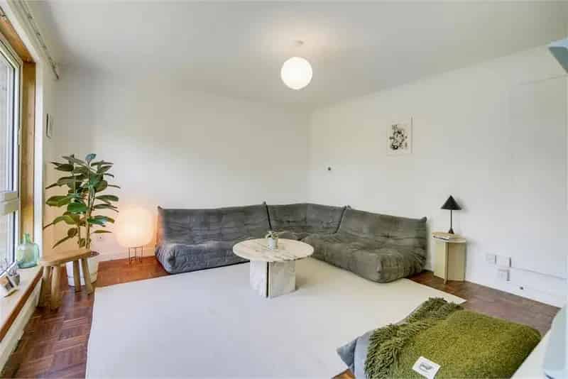1 Bed Flat Ground Floor with Private Garage