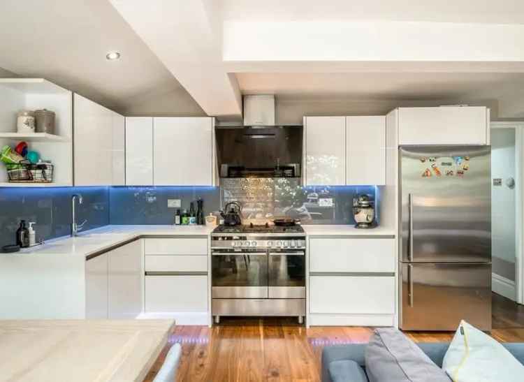 2 Double Bedroom Period Conversion Ballater Road SW2