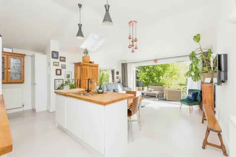 2 Bed Semi Detached Bungalow with Open Plan Living and Detached Cabin