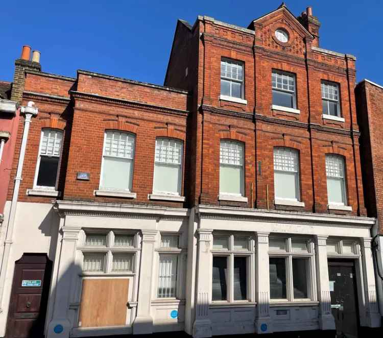 Grade II Listed Bank Building - Retail Restaurant Opportunity