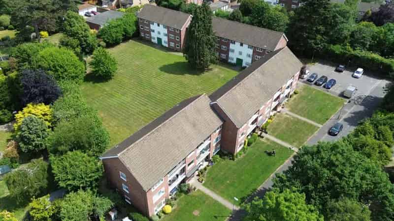 3 Bed Top Floor Apartment for Sale in Watford Nascot Wood