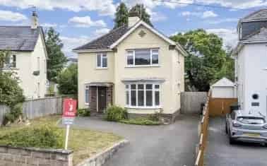 Spacious 3-Bedroom Home near Honiton Town Centre