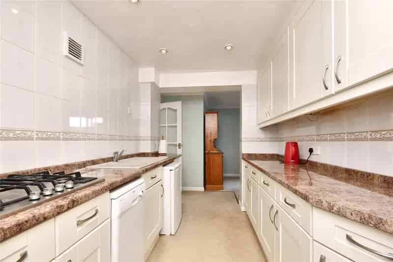 Four Bedroom Family Home With Breathtaking Garden Cul De Sac Location
