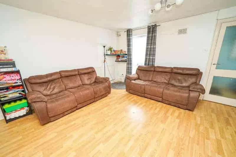 3 Bed House For Sale Near Local Park