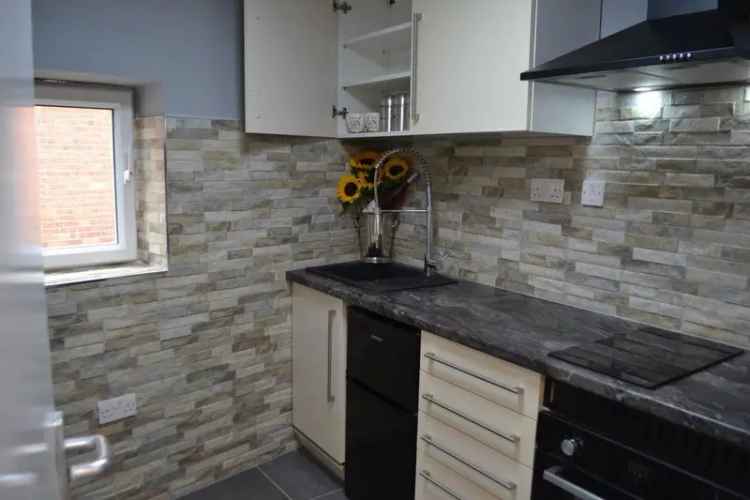 3 bedroom flat to rent