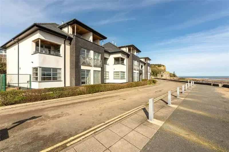 4 Bed Sea View Townhouse Anglesey