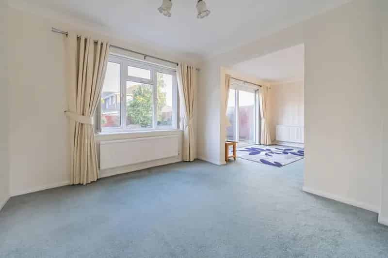 5 Bed Detached House for Sale in Chineham Basingstoke
