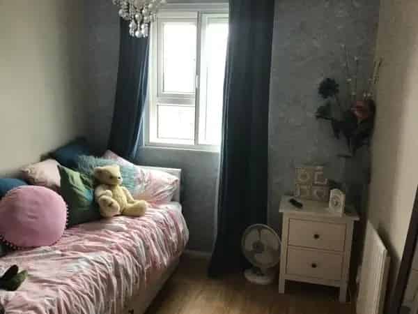 Large 3-Bed Maisonette Near Shops and Park - Ideal for Downsizers