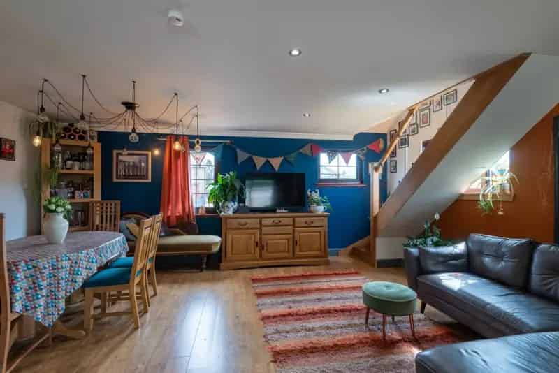 Family Home with Detached Bungalow in Kirriemuir