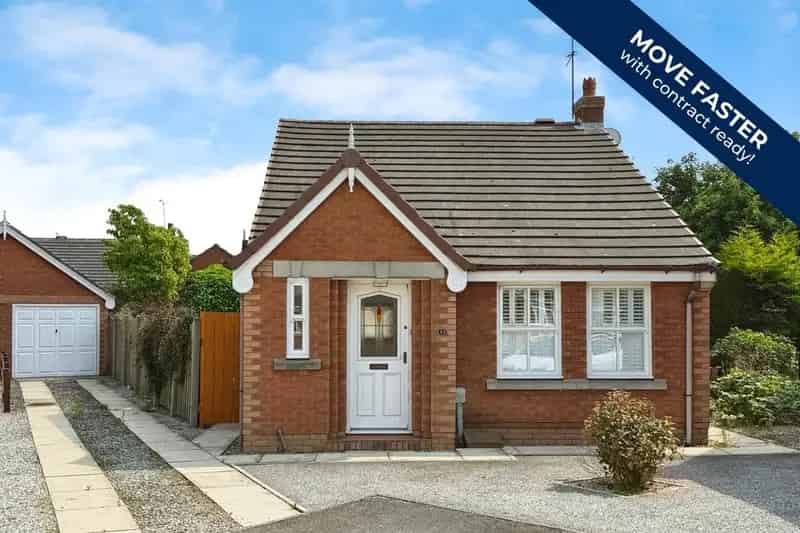 2 Bedroom Detached Bungalow for Sale