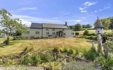 300 Year Old Farmhouse Modernized Peaceful Country Retreat Multiple Bedrooms