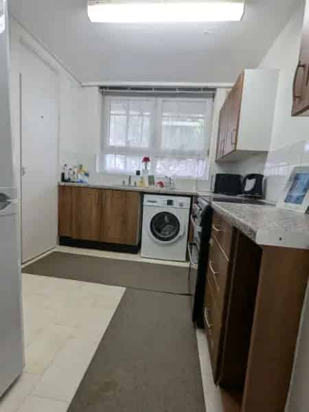 Ground Floor Flat with Garden Near Manor Park Station