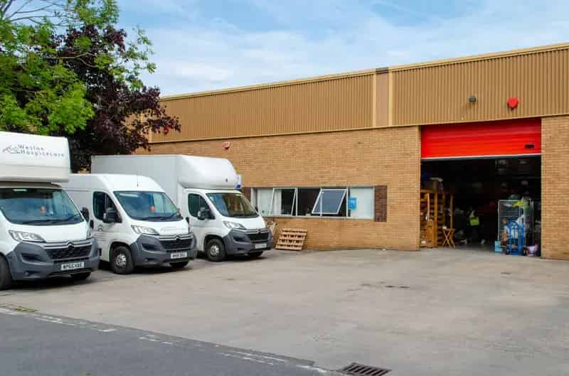 Warehouse Industrial Unit To Let 3382 sq ft