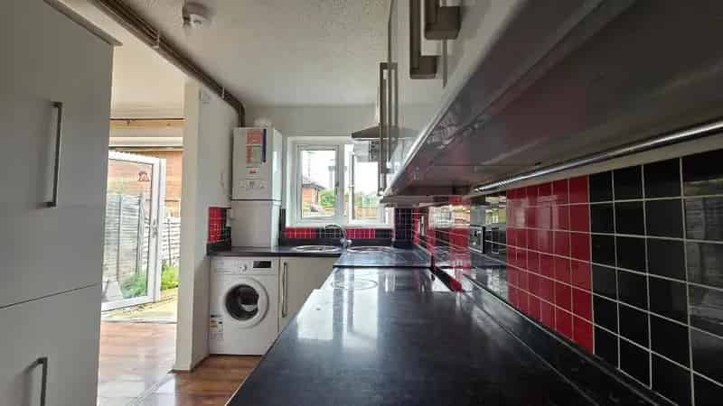 3 Bedroom Terraced House to Rent in Poplar E14