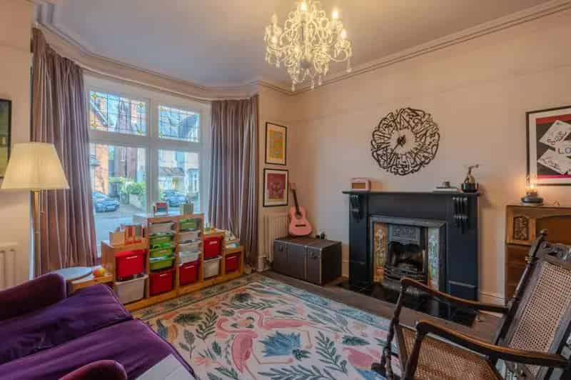 3 Bedroom Edwardian Semi-Detached House for Sale