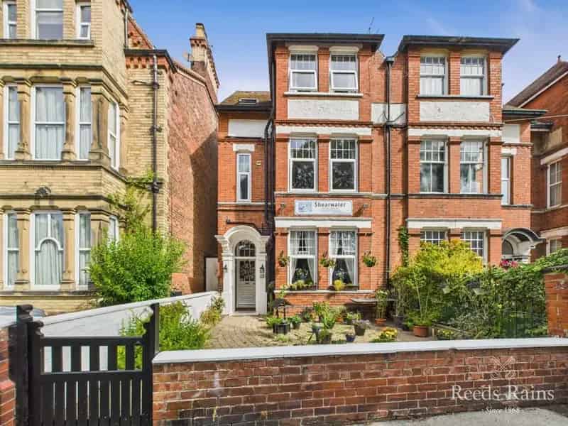 9 Bedroom Victorian B&B for Sale in Bridlington
