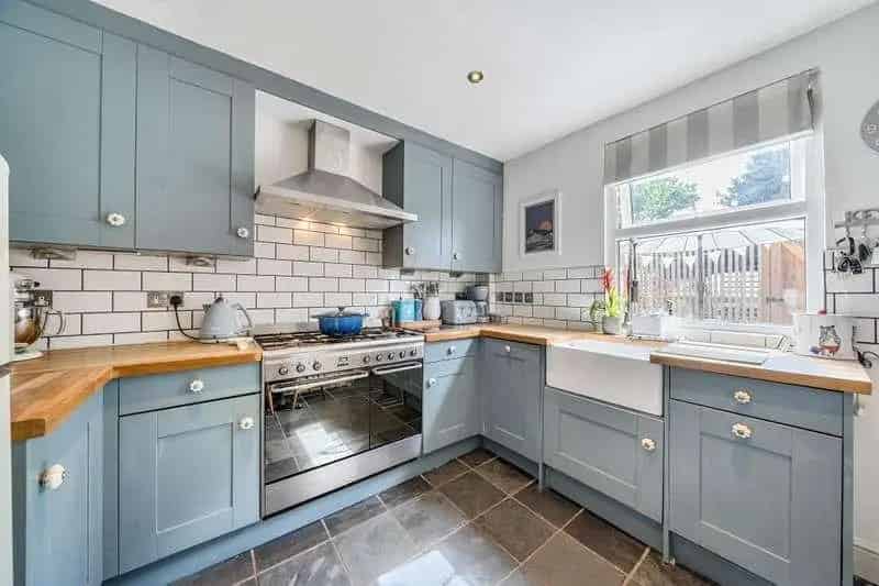 2 Bed Period House For Sale Near Town Centre